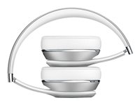 Beats Solo3 - Hörlurar med mikrofon - på örat - Bluetooth - trådlös - silver - för 10.5-inch iPad Pro; 12.9-inch iPad Pro; 9.7-inch iPad (5th generation, 6th generation); iPad Air; iPad Air 2; iPad mini 2; 3; 4; iPhone 5, 5c, 5s, 6, 6 Plus, 6s, 6s Plus, 7, 7 Plus, 8, 8 Plus, SE, X; iPod touch (6G); TV; Watch MNEQ2ZM/A